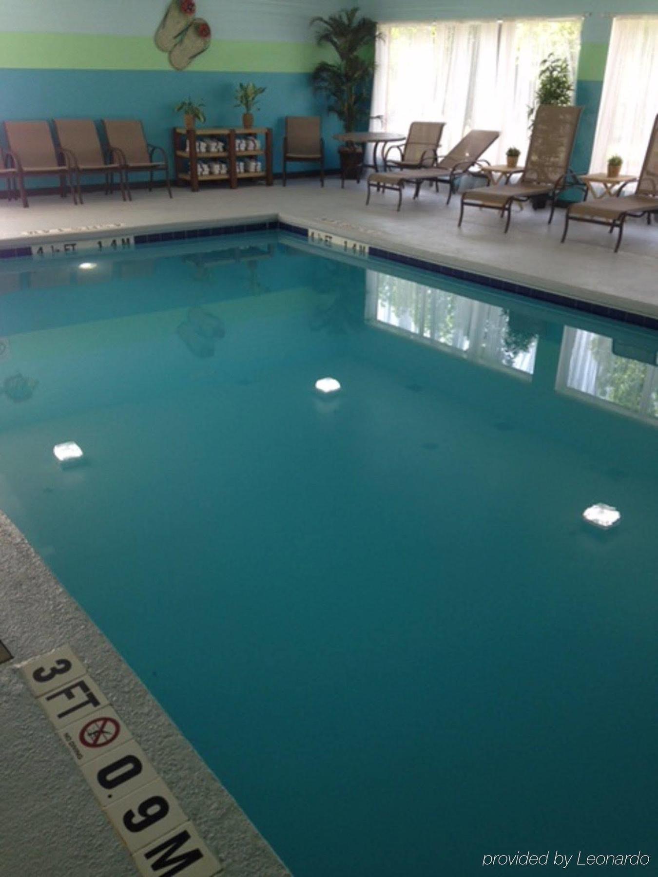 Holiday Inn Express Arrowood By Ihg Charlotte Ngoại thất bức ảnh